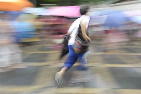 廣州暴雨突襲，高考繼續(xù)_除濕機廠家